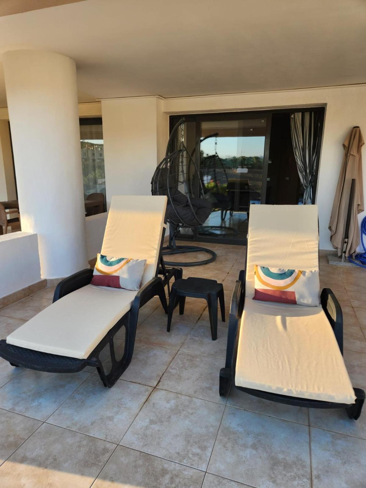Bajo Con Vistas A La Piscina En Valle Del Este Golf 维拉 外观 照片